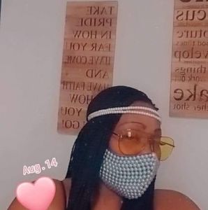 Meet your Posher, Queenie